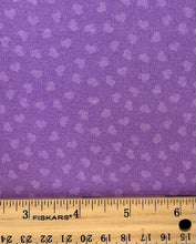 Load image into Gallery viewer, Elizabeth Studio - Lavender Tonal Hearts - 1/2 YARD CUT
