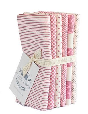 Tilda Fabrics - Classic Basics - Pink - Fat Quarter Bundle